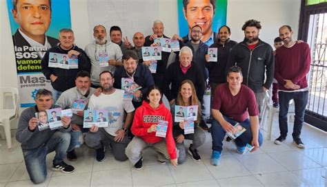 Agrupación Vecinal Unión Peronista reparte las boletas de Massa