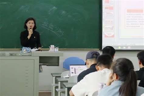 主题教育管理学院党委举行学习贯彻习近平新时代中国特色社会主义思想主题教育理论宣讲党建动态管理学院