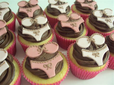 Bolos Para Ch De Cozinha E Ch De Lingerie Marina Borges Londrina Cupcakes E Bolos Decorados