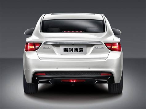 Фото Джили Эмгранд GT 2019 в новом кузове - фото салона и багажника