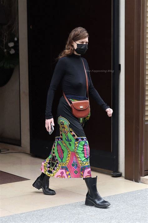 Milla Jovovich Nude Photos Videos TheFappening