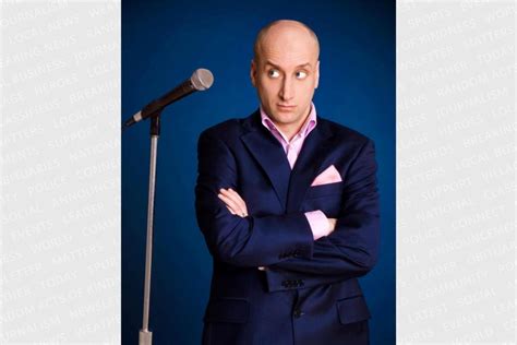 Comic bringing 'razor-sharp wit' to Georgian Theatre on Friday - Barrie News