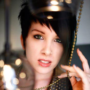 Leandra Suicide Babe Page Watch This Centerfold On Freeones