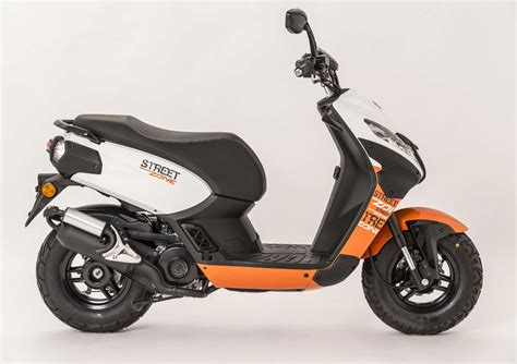 Motorrad Vergleich Peugeot Streetzone Naked Vs Peugeot Kisbee Streetzone T