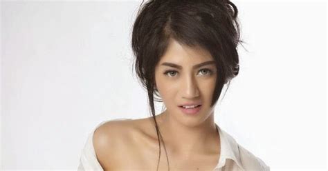 Cantik Hot Seksi Full Foto Seksi Lina Marlina Model Cantik Popular Magazine