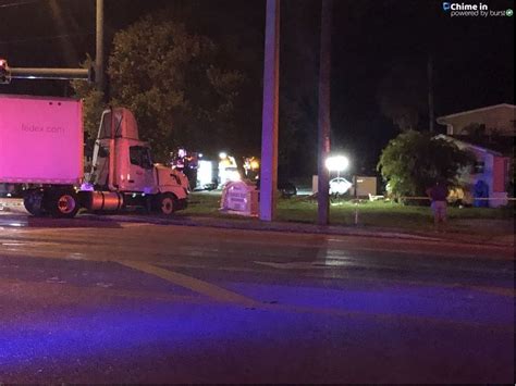 Fedex Truck Crashes Into West Palm Beach Home Wpec