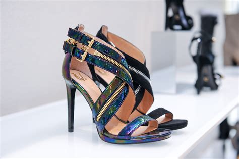 Fashion | Vince Camuto Opens at Yorkdale Shopping Centre - FASHIONIGHTS