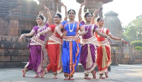 Traditional Dress of Odisha - Costumes For Men & Women - States Insights
