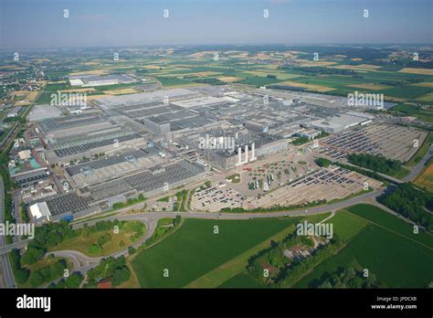 MEGA FACTORY WITH A YEARLY PRODUCTION OF 340,000 CARS (in 2015 Stock ...