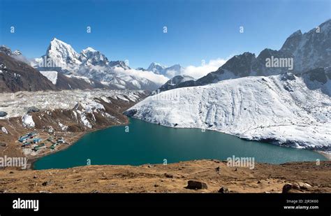 Dudh Pokhari Tso Or Gokyo Lake Gokyo Village Ngozumba Glacier Arakam