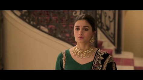 Alia Bhatt Jewellery Accessories from Official Trailer, Kalank, 2019 ...