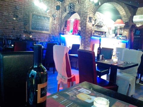 Gay Brussels Guide Gay Bars Clubs Hotels Beaches Reviews And Maps Gaycities Brussels