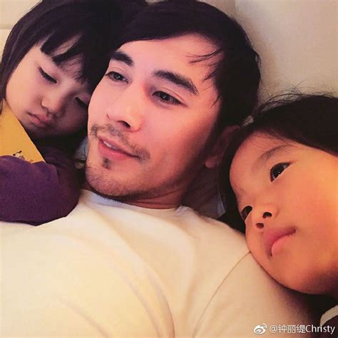 Qu Bom Sex G C Vi T Chung L Tr I Qua I Ch Ng C Ng A Con G I V N G P C Ch N