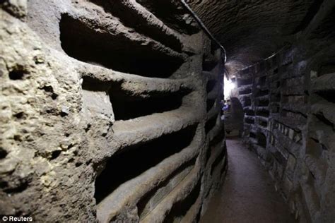 Vatican unveils frescoes in Catacombs of Priscilla with paintings of ...