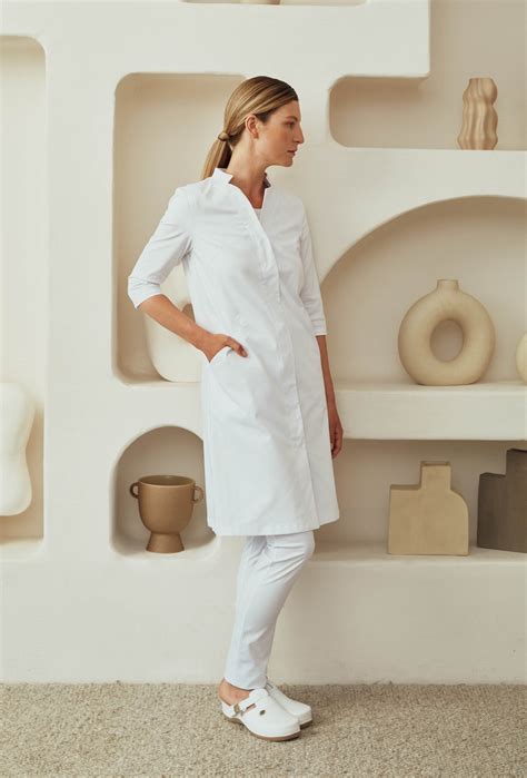 Купить Медицинский халат на кнопках c рукавом 3/4 Цвет Белый в интернет ...