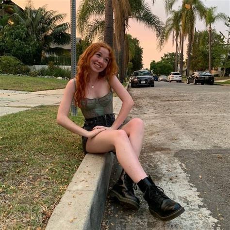 5 Hot Sexy Abbey Donnelly Bikini Pics