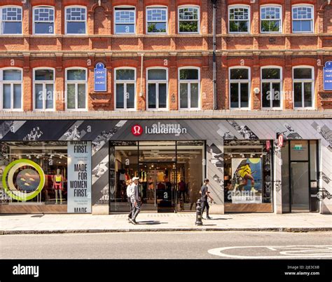 The King S Road London Uk A Fashionable Shopping Street Running