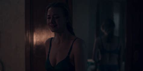 Naked Yvonne Strahovski In The Handmaid S Tale