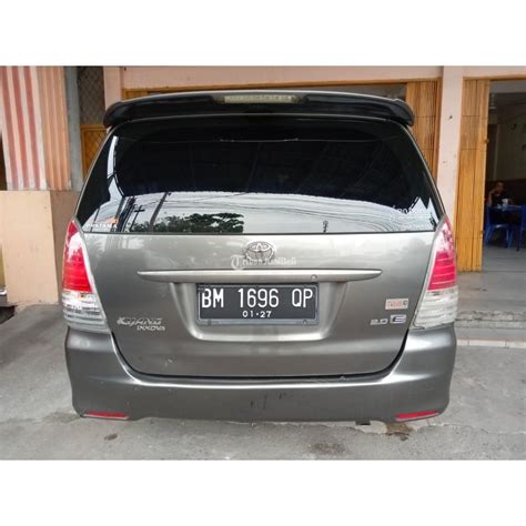 Mobil Toyota Innova E 2010 Manual Bensin Bekas Warna Abu Tua Di