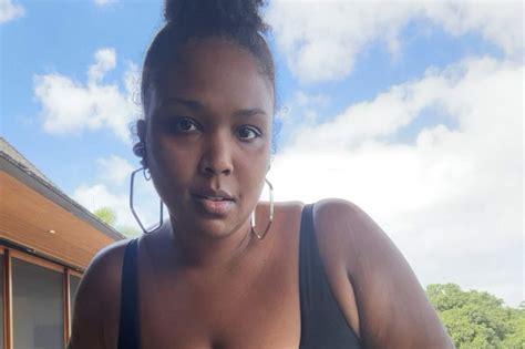 Lizzo Shows Off Her New Figure In A Bikini And Jokes About Her Weight Loss Journey