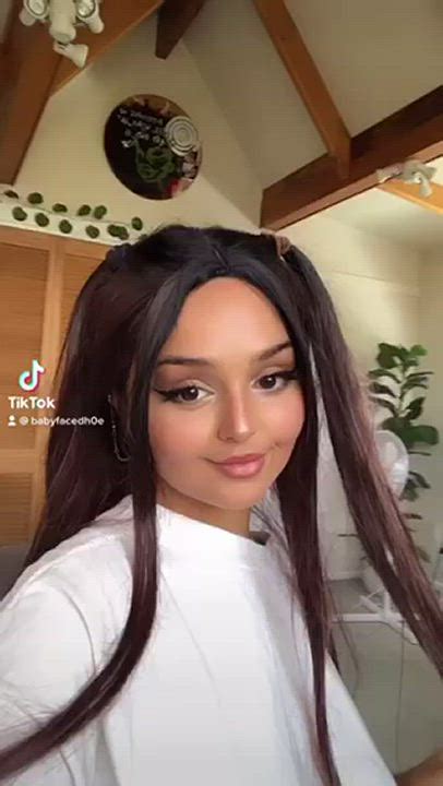 Getting Naked Is Easy As Pie Scrolller