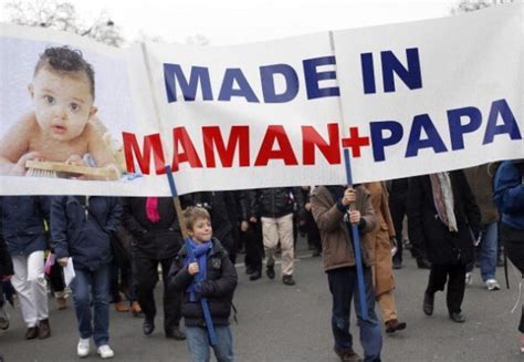 Parigi Divisa Tra I Cortei Pro E Contro Nozze Gay