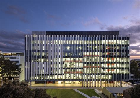 Premier Opens Unsws Materials Science And Engineering Building