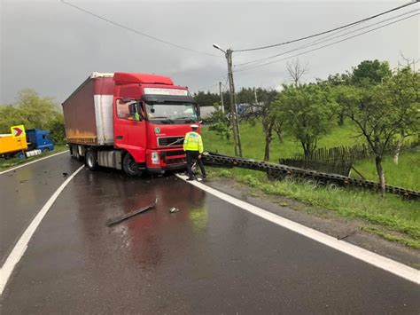 FOTO TIR din VÂLCEA implicat într un ACCIDENT pe DEALUL NEGRU