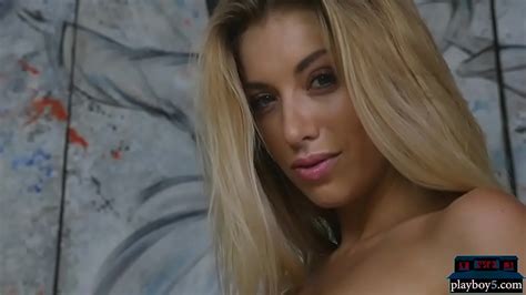 Sexy Cougar Blonde Shows Off Her Natural Busty Body Xnxx