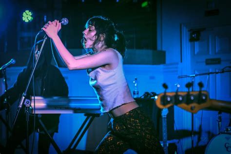 9 Hot Sexy Clementine Creevy Bikini Pics