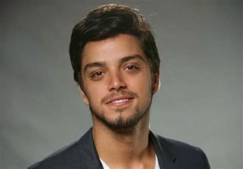 Ator global assume que é gay para a família Comentários da Televisão