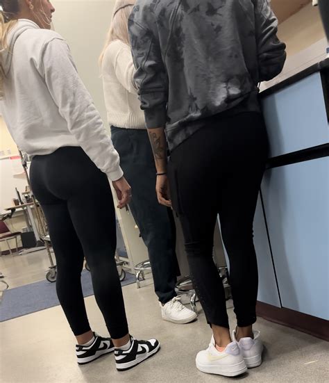 College Blonde With Cute Ass Spandex Leggings Yoga Pants Forum
