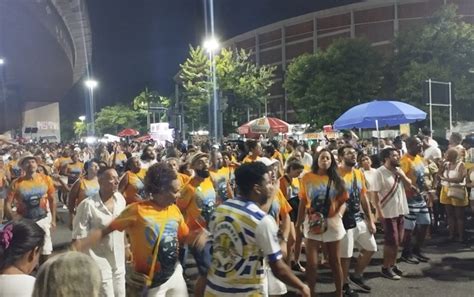 No Ltimo Ensaio De Rua Do Ano Tuiuti Mostra Grande Melhora De Seus