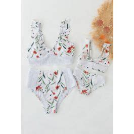 Conjunto de bikini fruncido con volantes de flores naranjas para mamá y