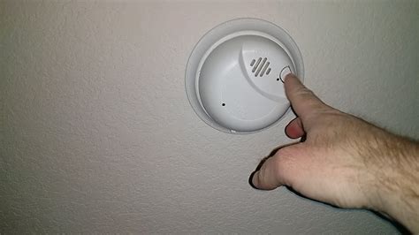 First Alert Smoke Alarm Green Light Flashing | Americanwarmoms.org