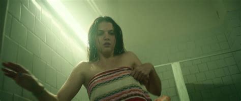 Nude Girls In University Showers ThisVid