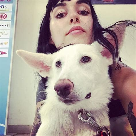 Hot Sexy Hannah Snowdon Bikini Pics