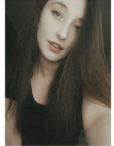 Hot Sexy Pelin Baynazoglu Bikini Pics