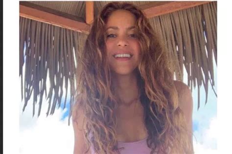 Shakira Flaunts Toned Booty In Teeny Bikini For Blisteringly Hot Snaps Daily Star