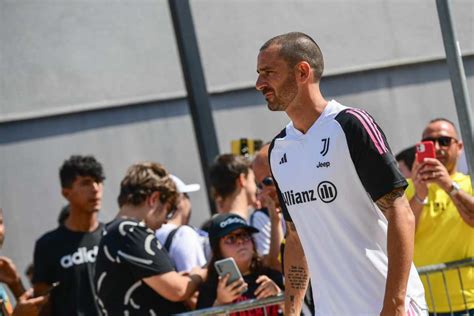 Juve Bonucci Braccio Di Ferro La Separazione Diventa Un Caso Legale