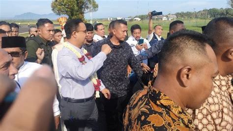 Tiba Di Tapteng Sumut Anies Disambut Edy Rahmayadi