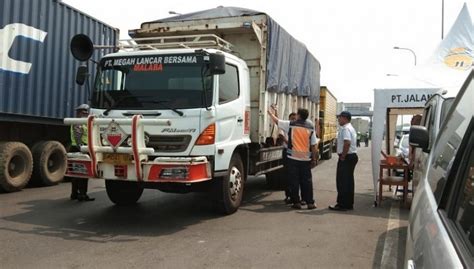 Kenali Penyebab As Roda Truk Patah Di Tengah Jalan Ini Cara