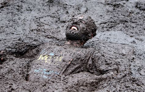 Topshots Topshots 2014 Britain Offbeat Mud Race