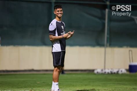 Mees Hilgers Instruksikan Suporter Timnas Indonesia Harus Lebih