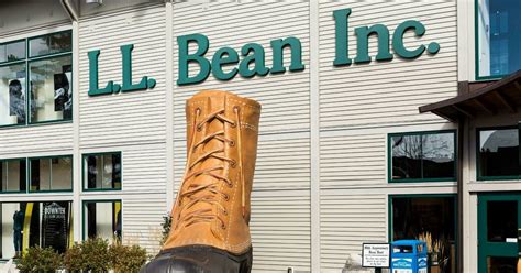 anti trump supporters  boycotting ll bean    owner