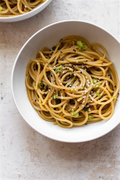 15 Minute Buttery Garlic Ginger Noodles Salt Lavender