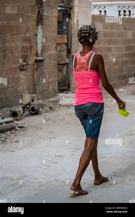 Woman Curlers Hair Street Hi Res Stock Photography And Images Alamy