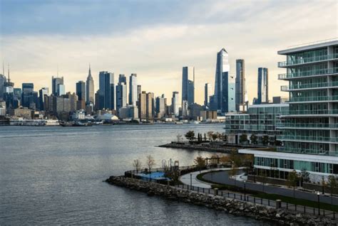 10 Fantastic Hotels Near New York City in New Jersey (Skyline Views)