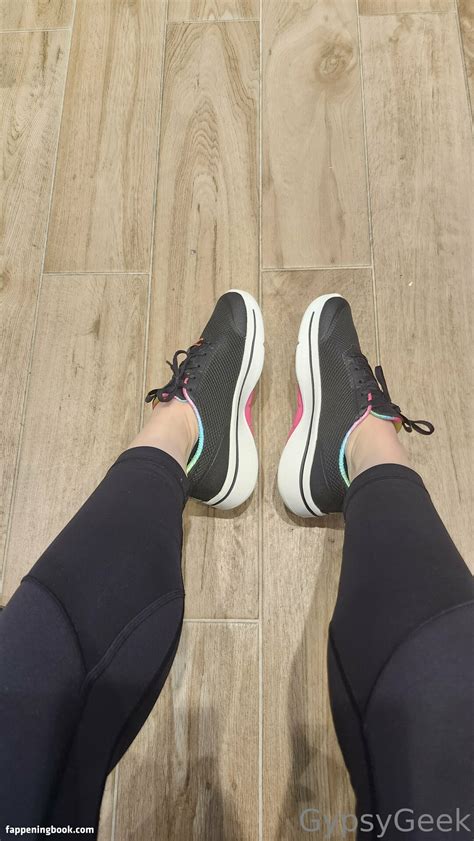 Gypsygeek Thatgypsygeek Nude OnlyFans Leaks Fappening FappeningBook