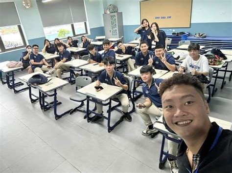 Lấy ảnh nhớ theo dõi mk trong Diễn viên Hình ảnh Gay